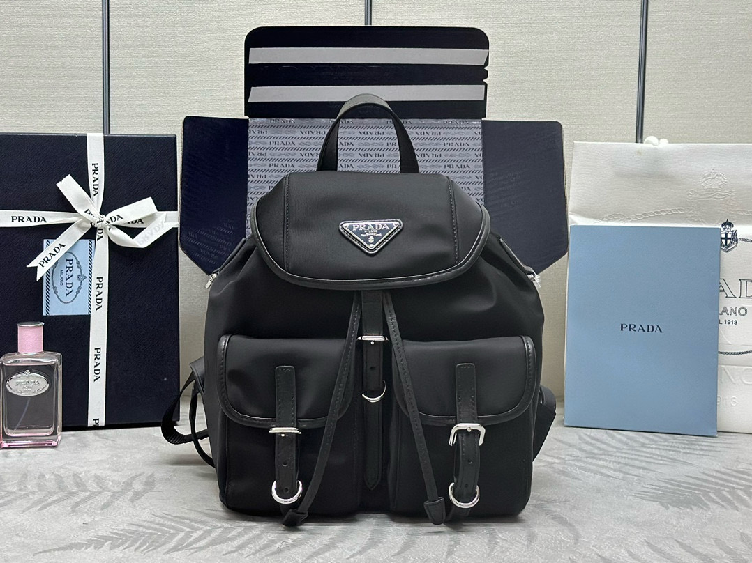 프라다 1BZ677B 백팩